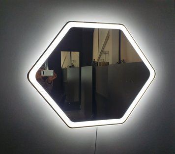 Фигурное зеркало с LED подсветкой 3905 фото
