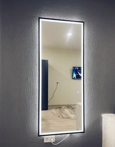 Дзеркало з Led підсвічуванням у чорній металевій рамі 5720 фото