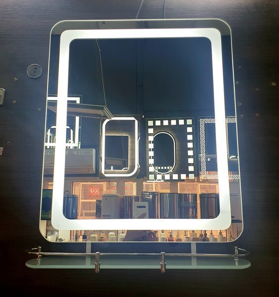 Дзеркало 50*60см з Led підсвічуванням та поличкою з бортиком 10555 фото